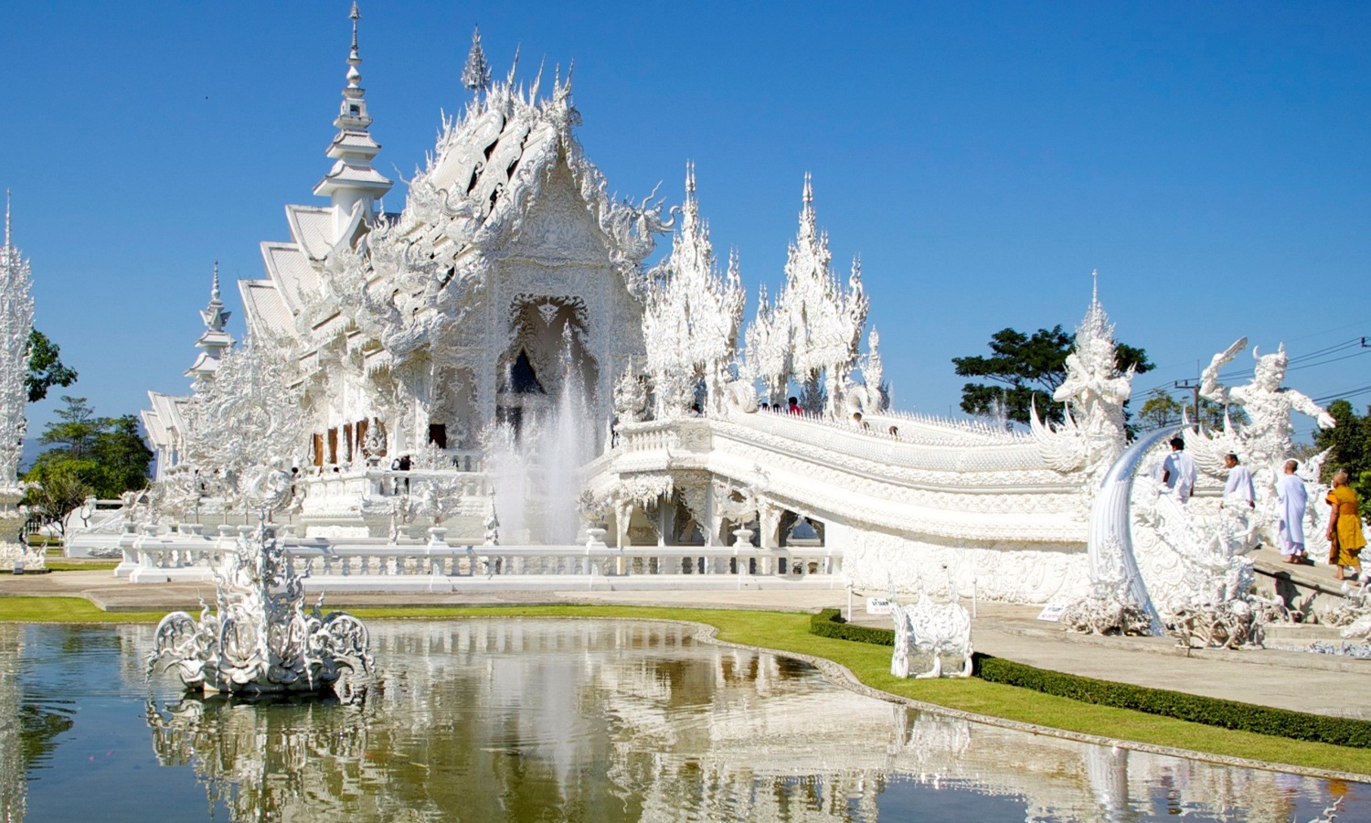 Wat Rong Khun 1